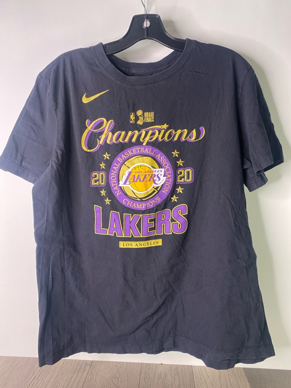 Nike Los Angeles Lakers 2020 Champions Short Sleeve Tee Size Men’s Large - 1421